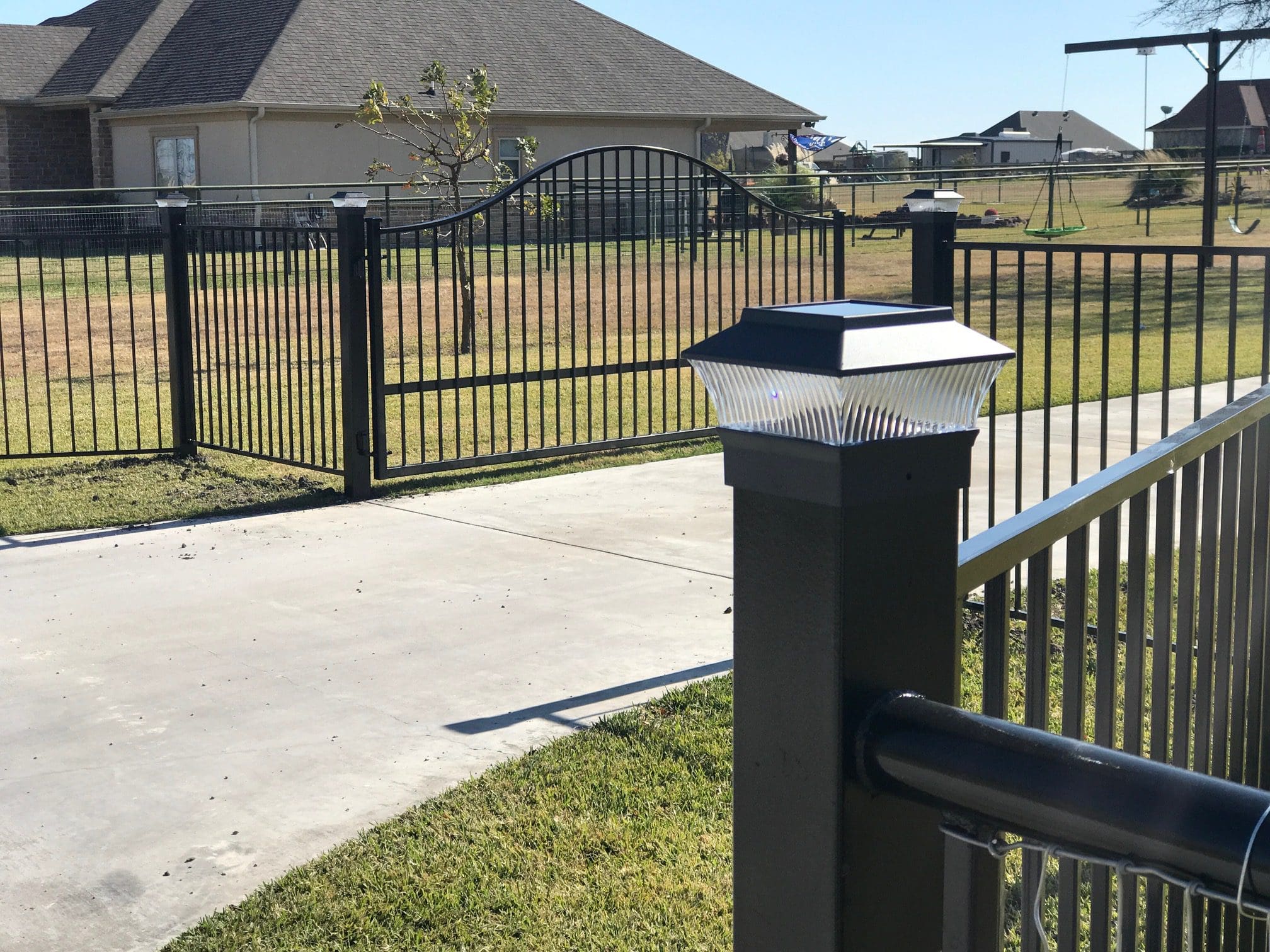 4 Misconceptions About Aluminum Fences